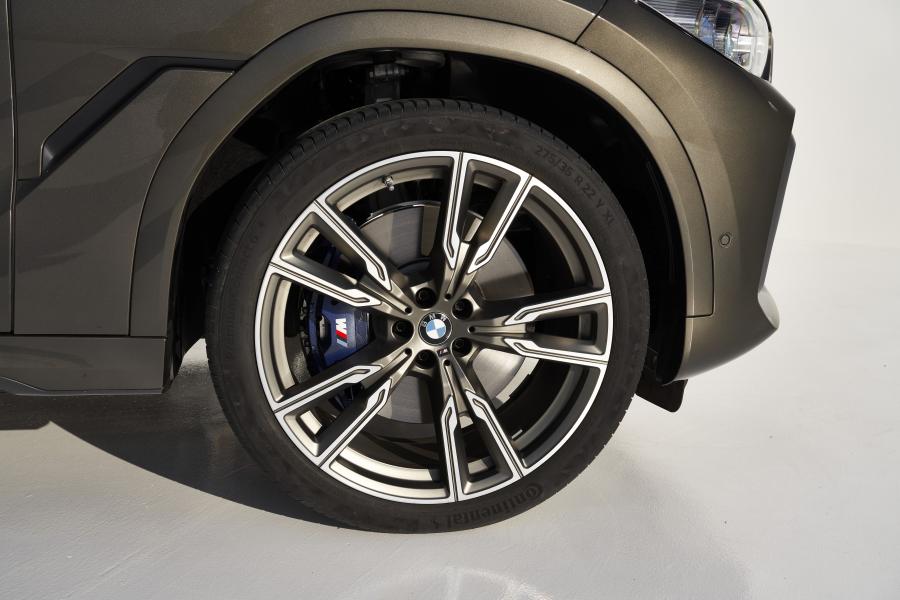 Колеса BMW X6 M50i (G06) 2019 года  (WW) (фото 31 из 180)